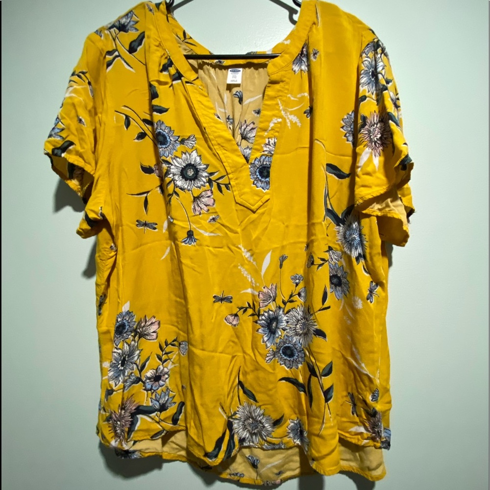NWOT Old Navy floral blouse